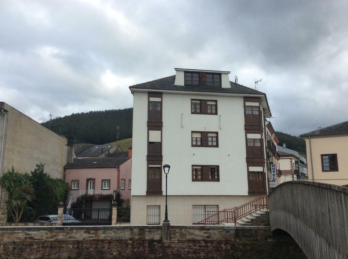 Hotel La Bilbaina De Vegadeo Extérieur photo